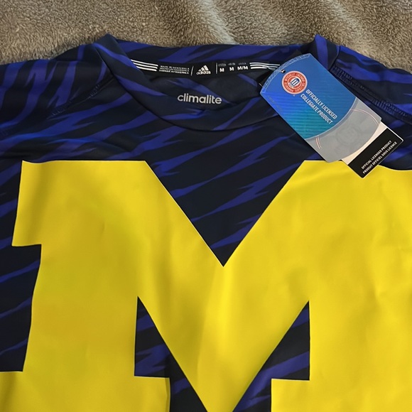 Brand new with tags Climafit UMichigan Official c
Collegiate GoBlue - Picture 5 of 9